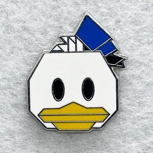 🔮‎ 5/$25 Disney Origami Donald Duck Pin